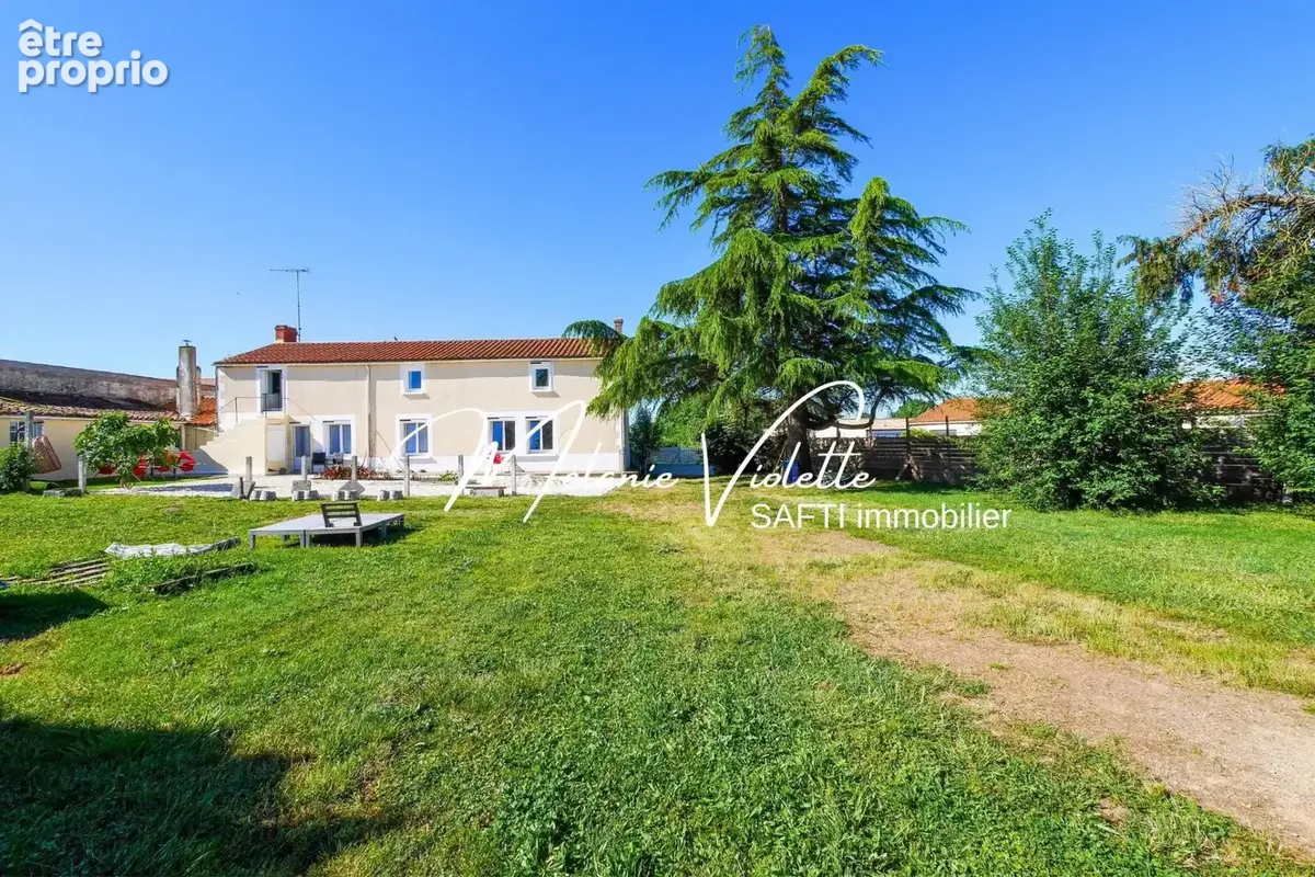 Photo 1 - Maison à LES MAGNILS-REIGNIERS