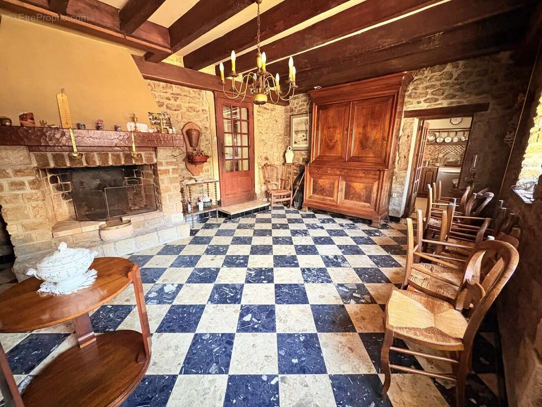 Maison à JAMBLES