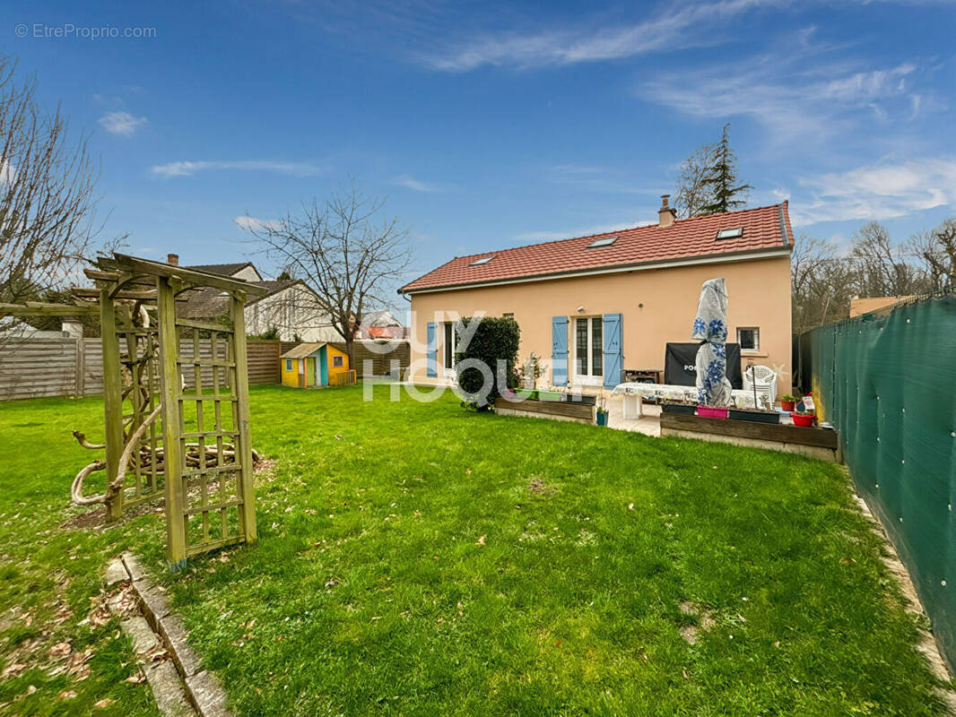 Maison à MARLES-EN-BRIE