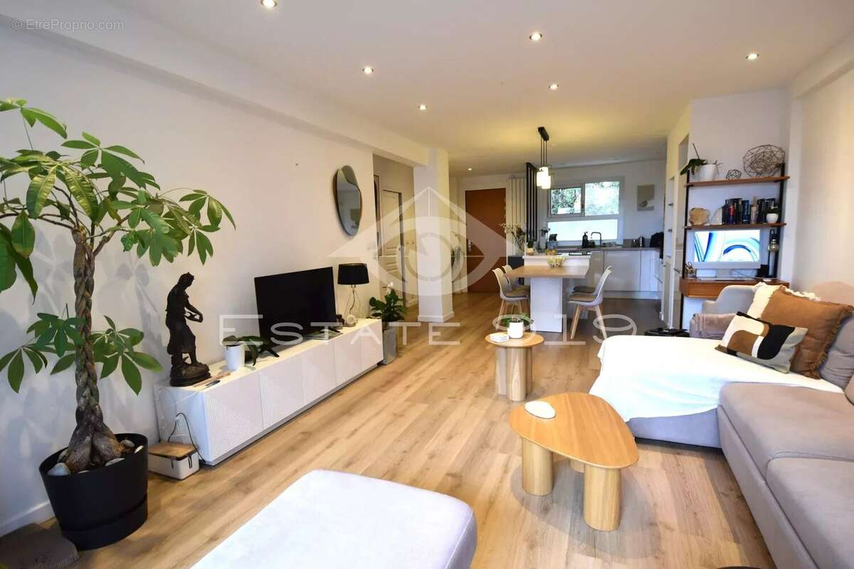 Appartement à LE CANNET