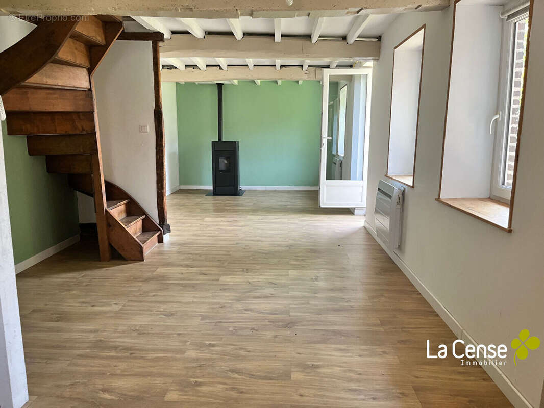 Maison à PERONNE-EN-MELANTOIS