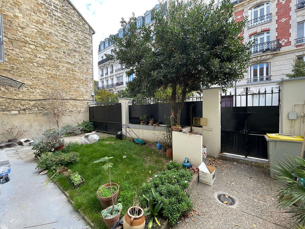 Maison à LA GARENNE-COLOMBES