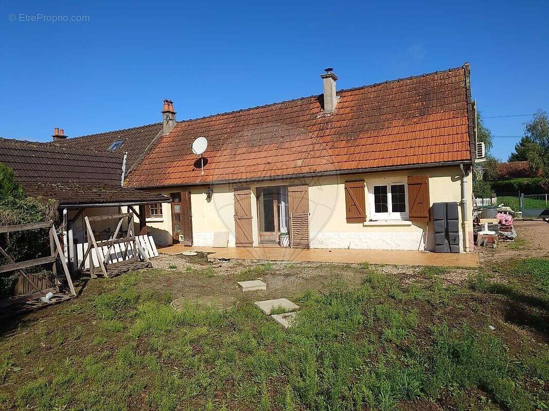Maison à LA NOCLE-MAULAIX
