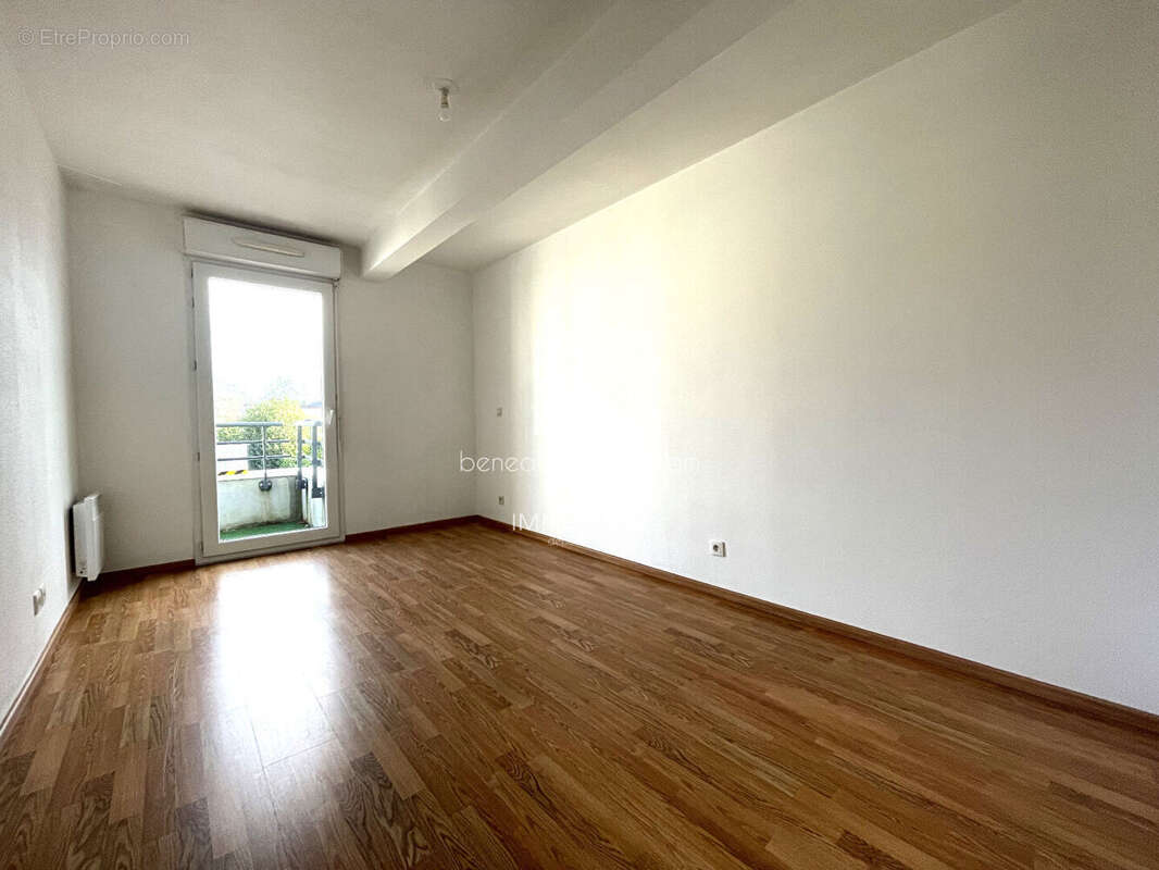 Appartement à SENE