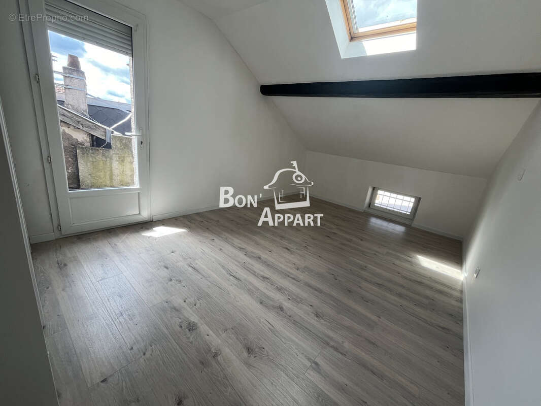 Appartement à CLOUANGE