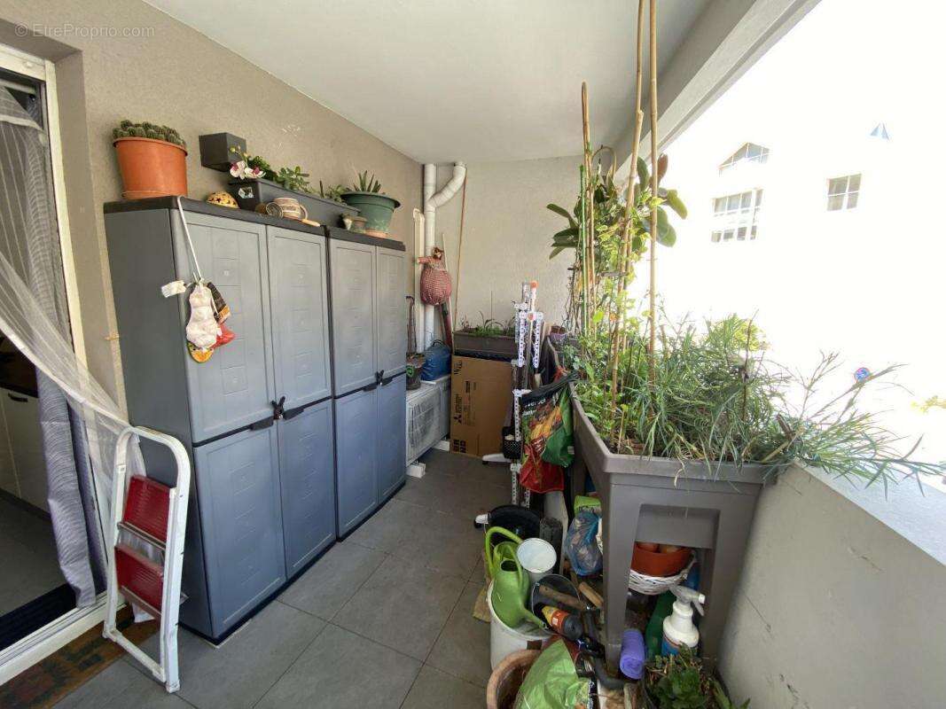 Appartement à MARSEILLE-4E