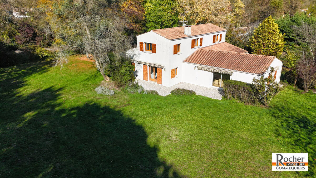 Maison à COMMEQUIERS