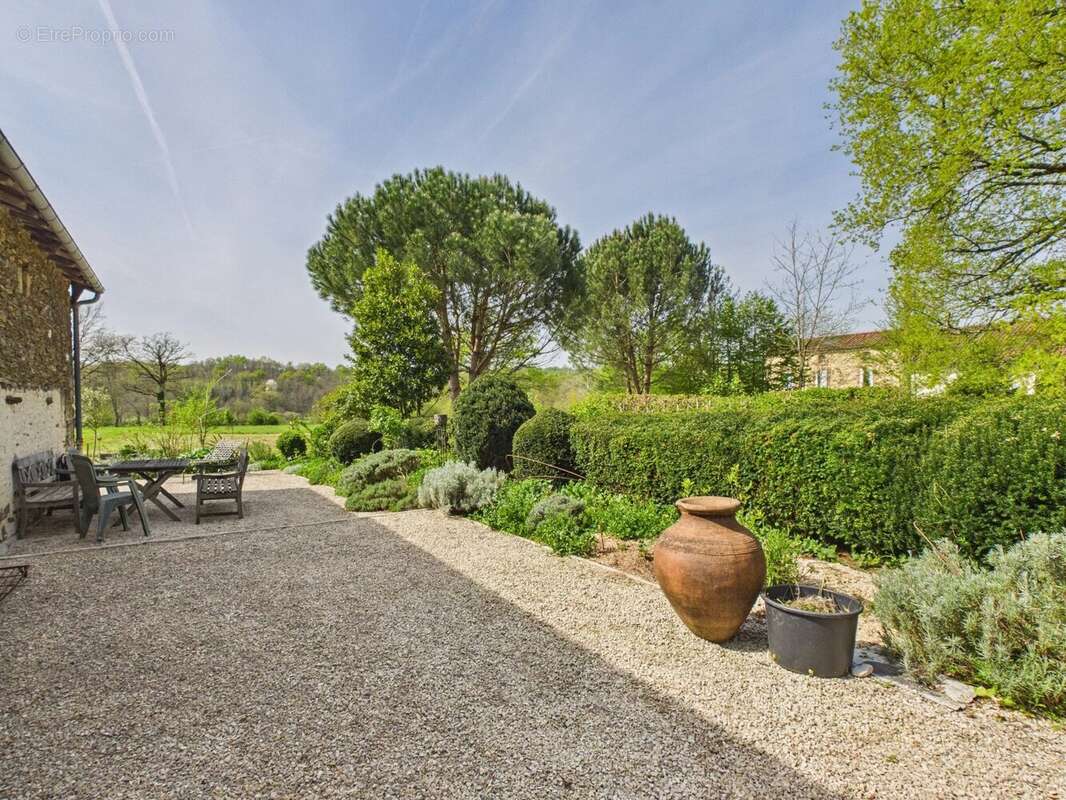 Maison à SAINT-OUEN-SUR-GARTEMPE