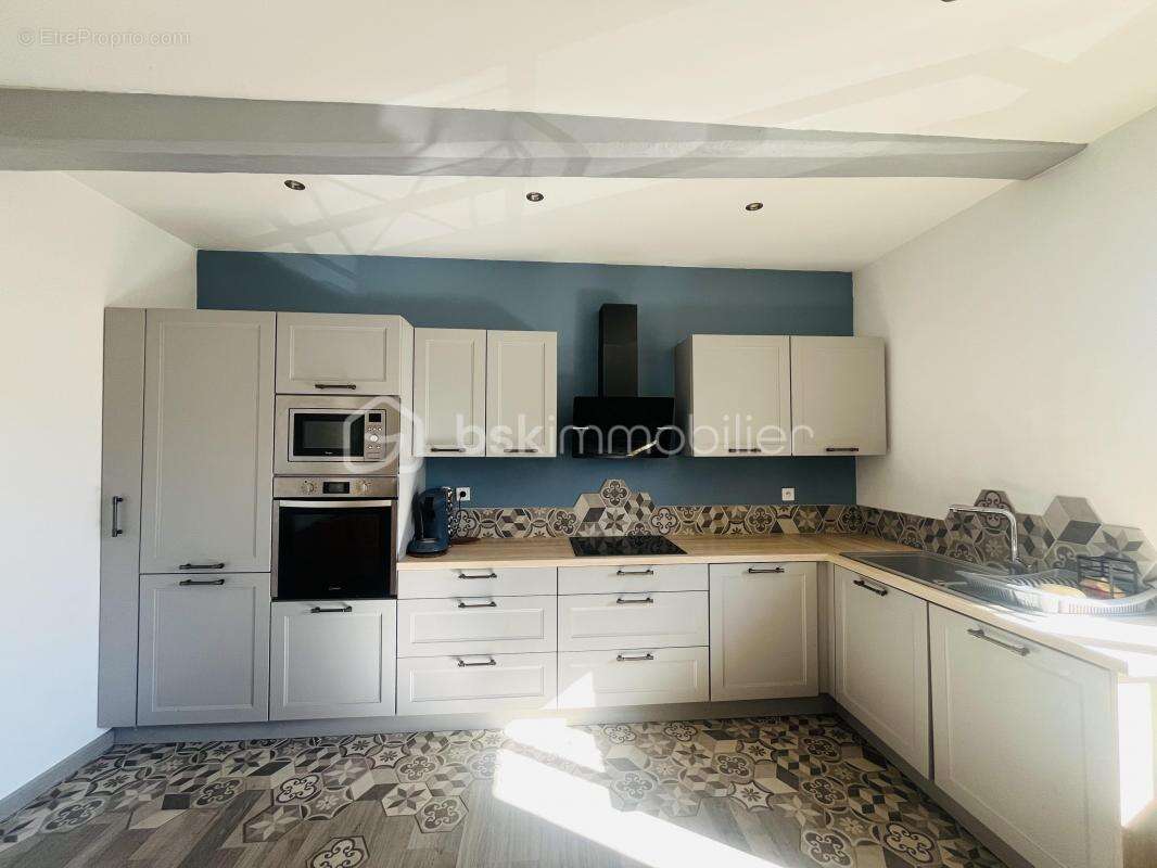 Maison à CRECY-LA-CHAPELLE