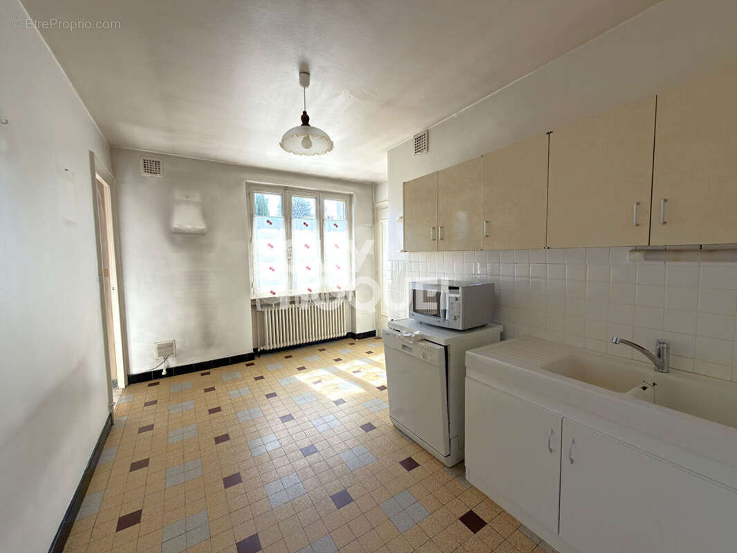 Maison à SAINT-SYMPHORIEN-SUR-COISE