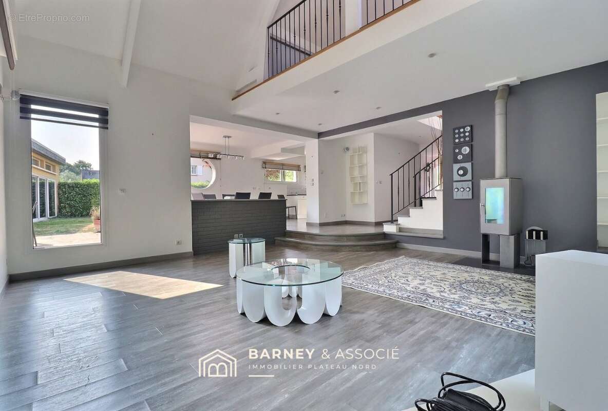Maison 200 m² à Mont-Saint-Aignan  - photo 2
