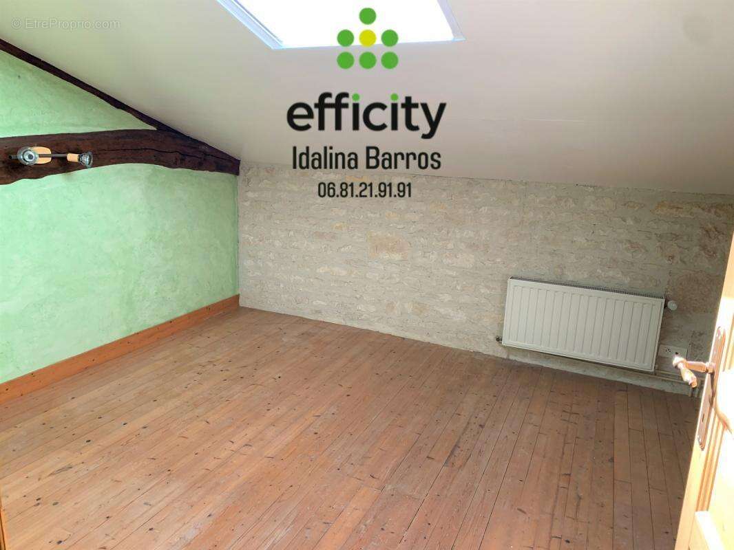 Maison à ROMAZIERES