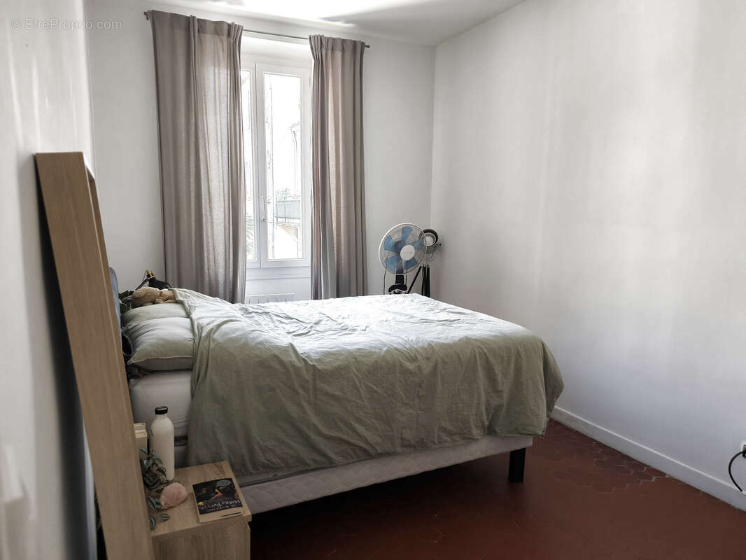 Appartement à MARSEILLE-4E