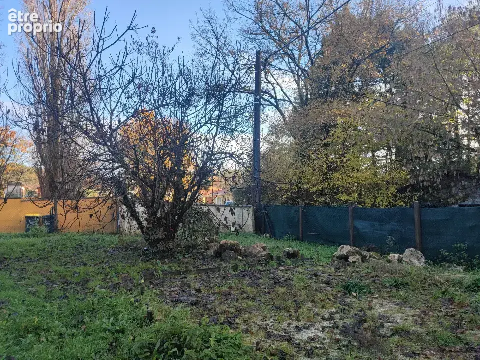 Photo Terrain à La Sauve au prix de 98 000€