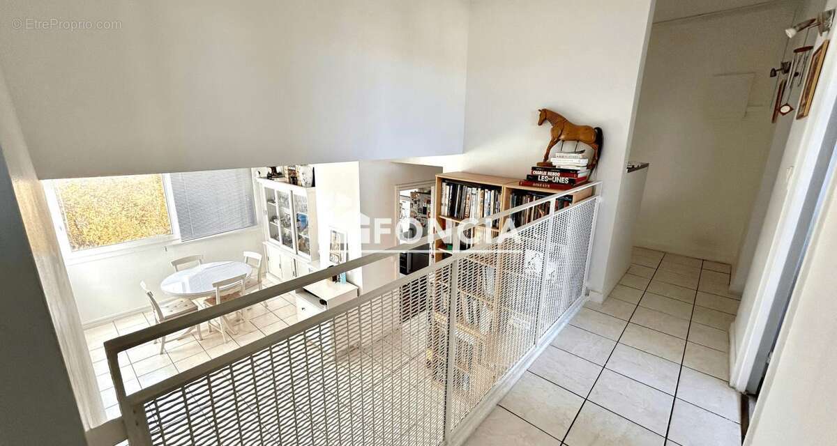 Appartement à FRESNES