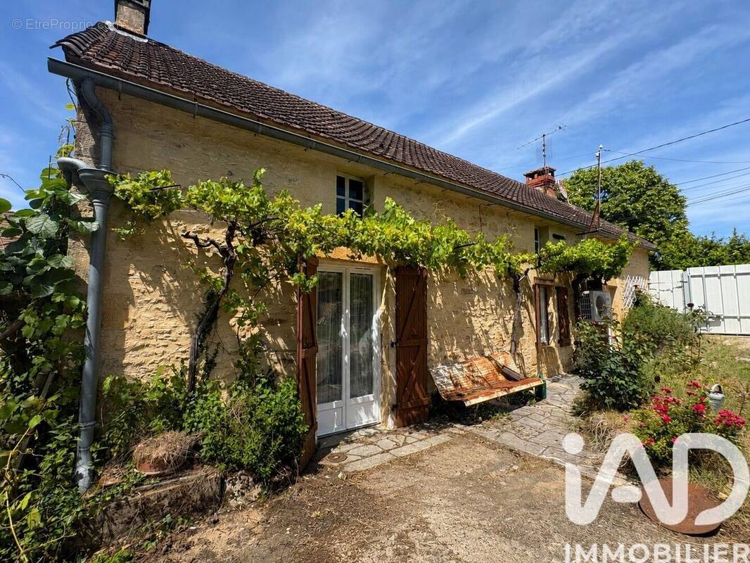 Photo 1 - Maison à LA CHAPELLE-AUBAREIL