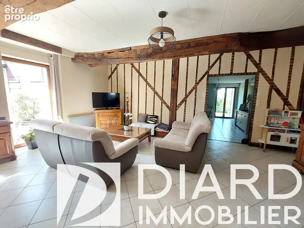 Propriété 201 m² , dépendances et plan d'eau - photo 4