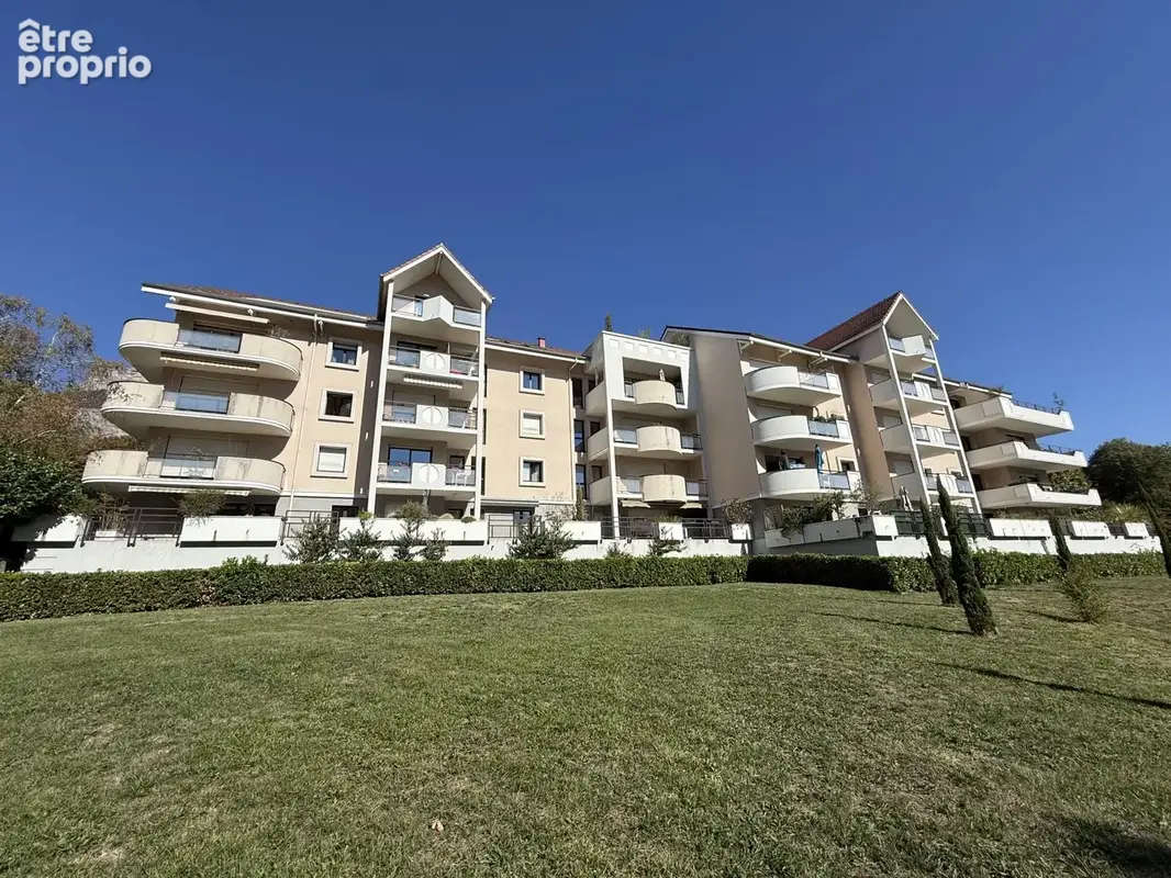 Appartement à MEYLAN