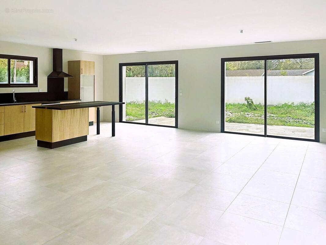 Photo 1 - Maison à MARTIGNAS-SUR-JALLE