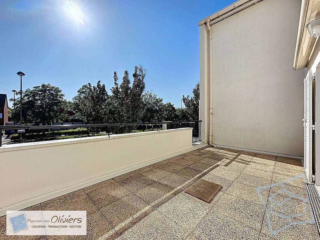 Appartement à VOISINS-LE-BRETONNEUX