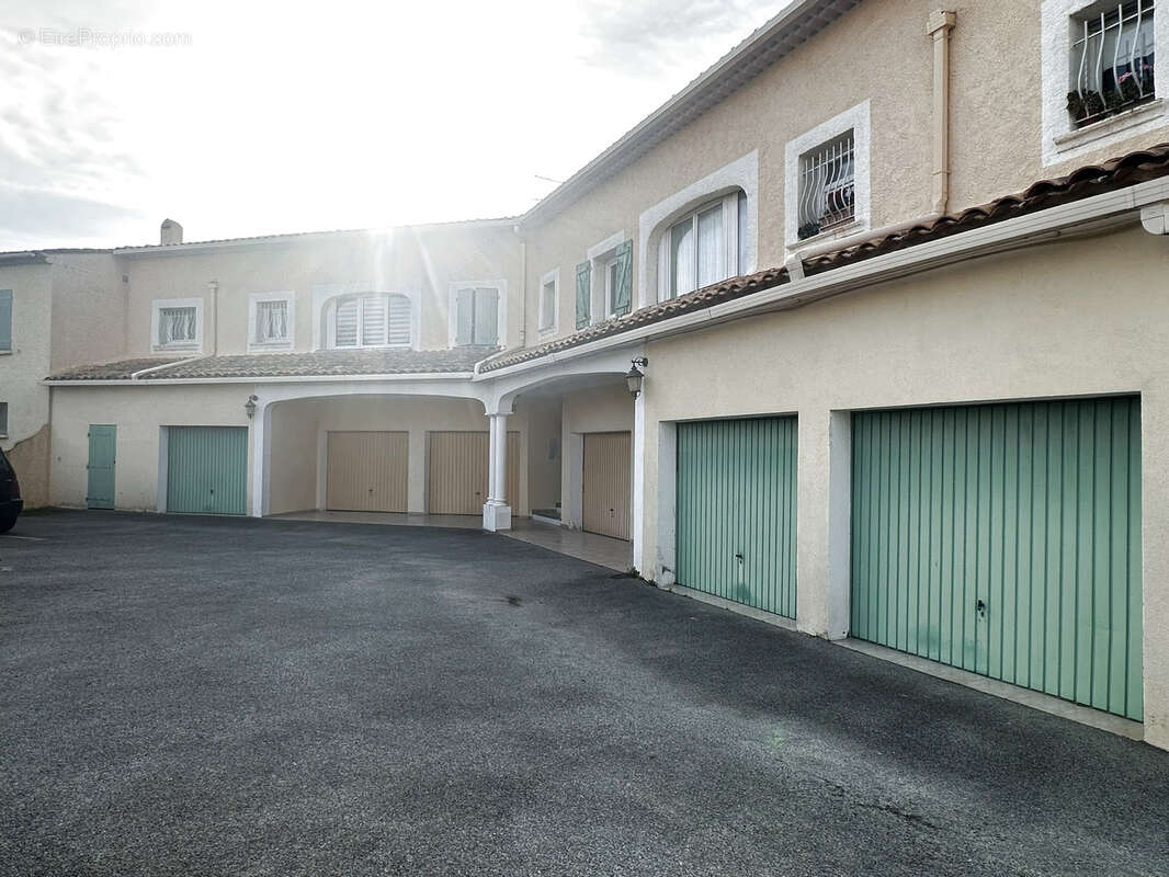 Appartement à PUGET-SUR-ARGENS