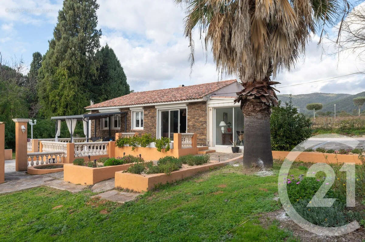 Maison à BORMES-LES-MIMOSAS