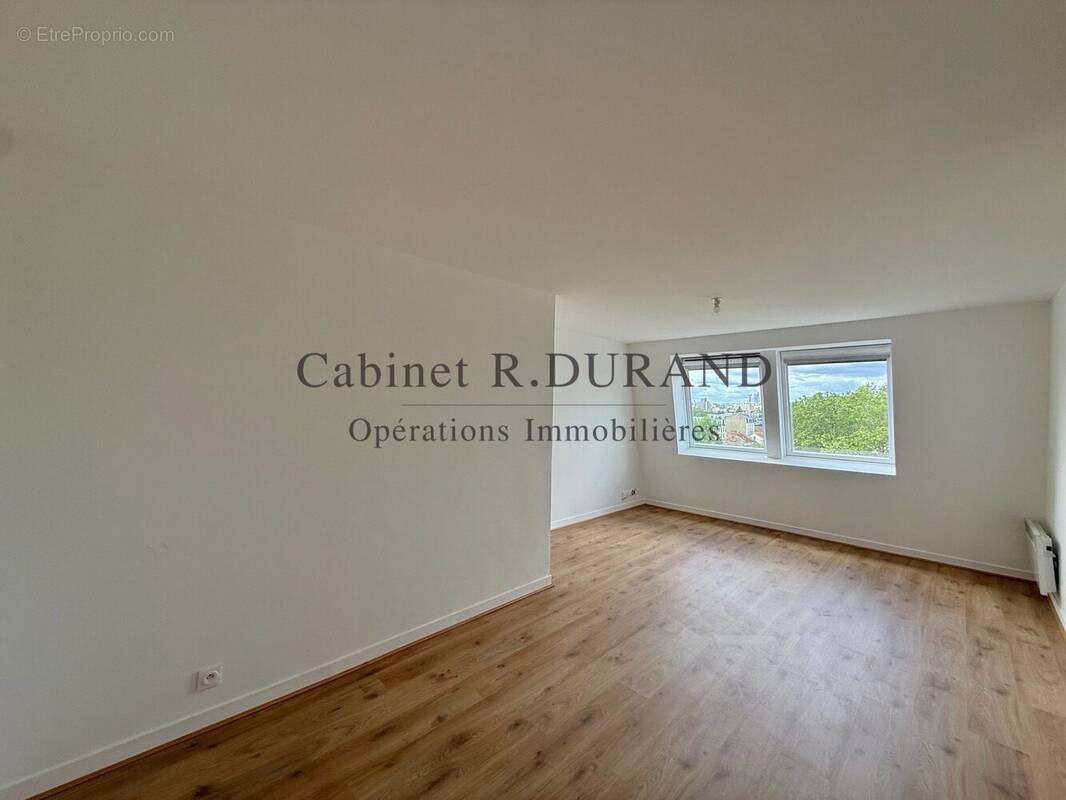 Appartement à LA GARENNE-COLOMBES