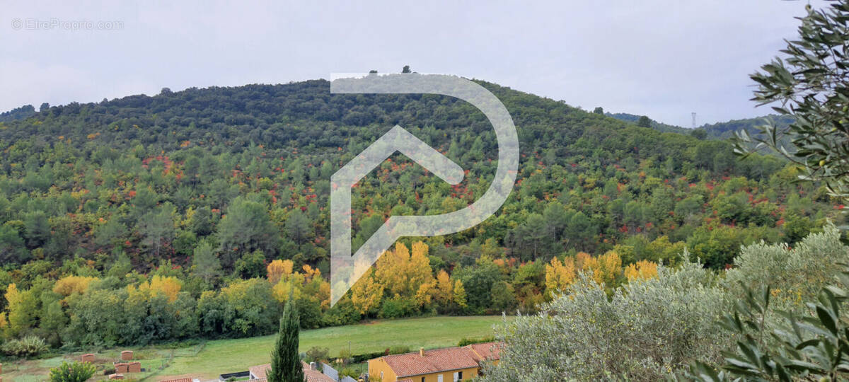 Terrain à CORBIERES