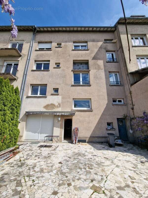 Appartement à CHARMES