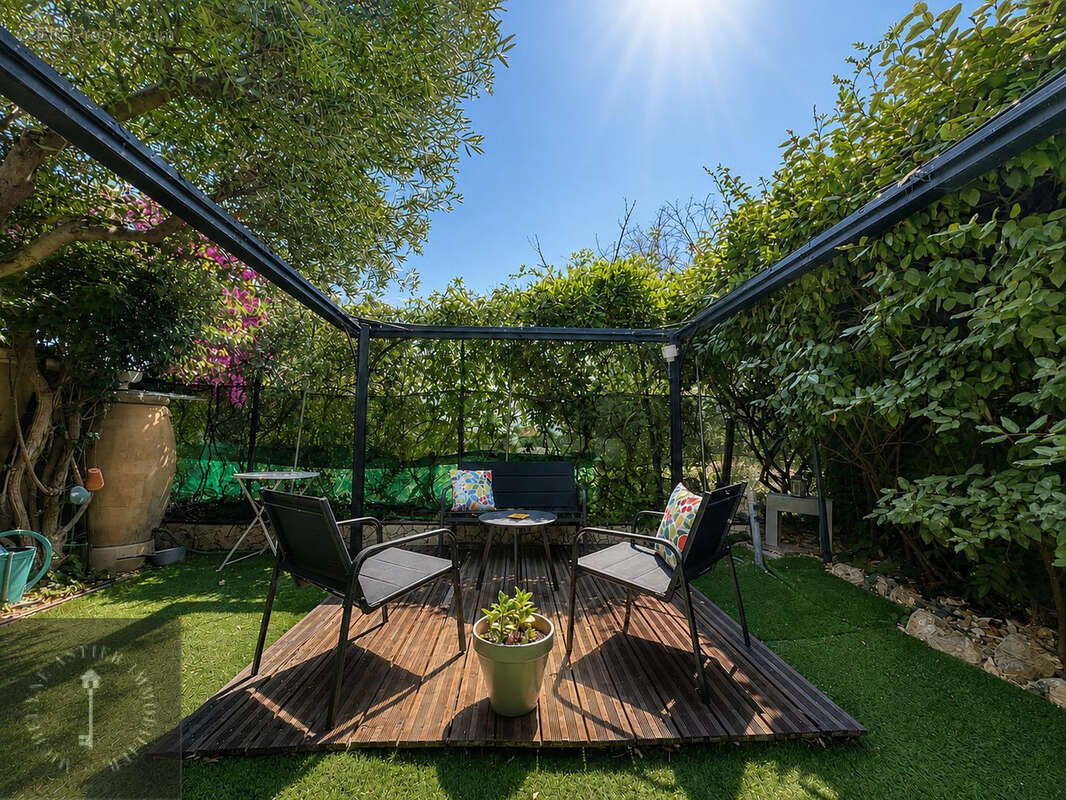 Appartement à SAINT-LAURENT-DU-VAR