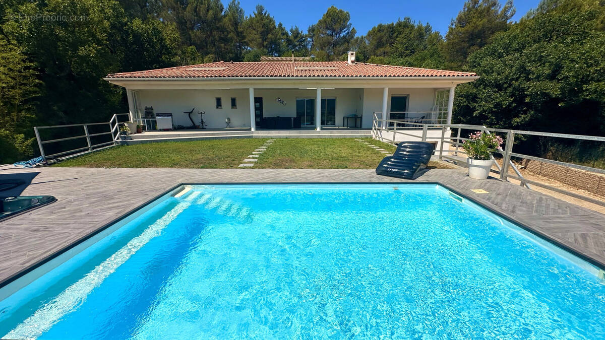 Maison à CUGES-LES-PINS