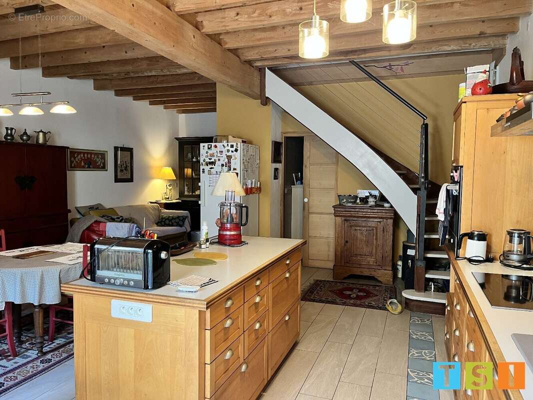 Troubat : Maison de village de charme entièrement rénovée par des artisans au coeur de la Barousse - photo 3