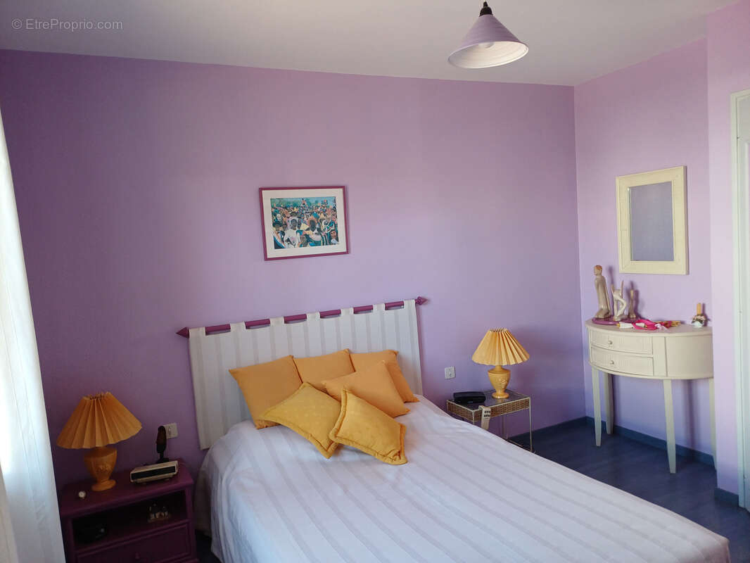 Maison proche du centre avec beau terrain arboré - photo 8