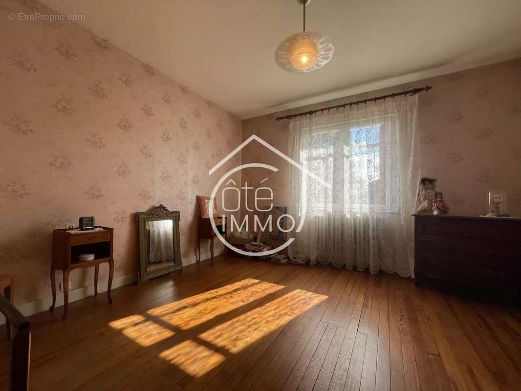 Maison à CASTILLON-LA-BATAILLE