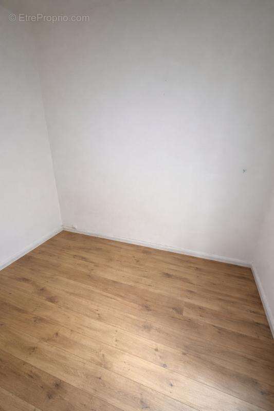 Appartement à MARSEILLE-3E