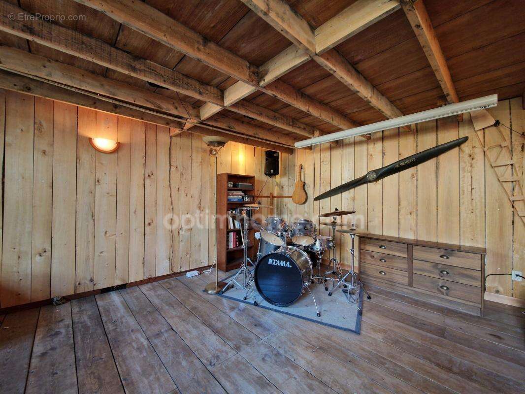 Maison à vendre - 3 pièces sur magnifique terrain arboré de 8900 m² - Esves le Moutier (37) - photo 11