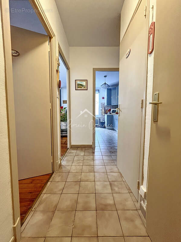 Appartement t2 60 m2 vendu meublé avec grande terrasse - photo 10