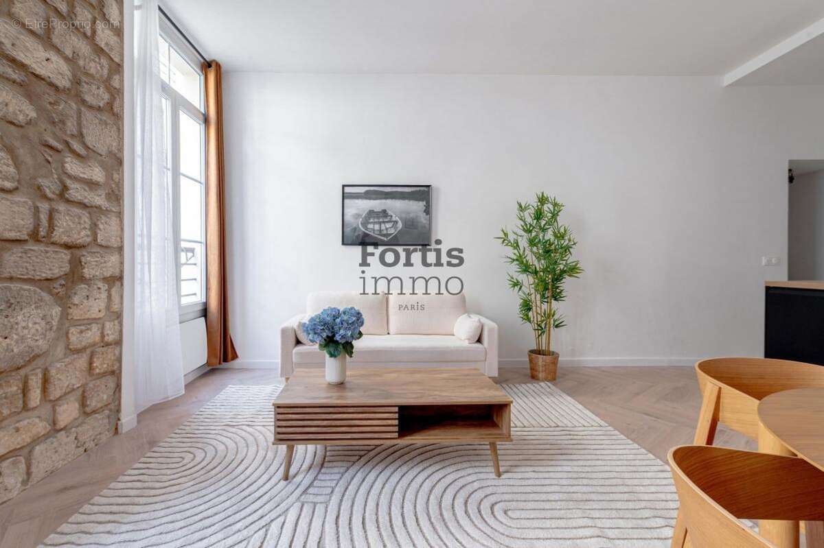 Appartement à PARIS-3E