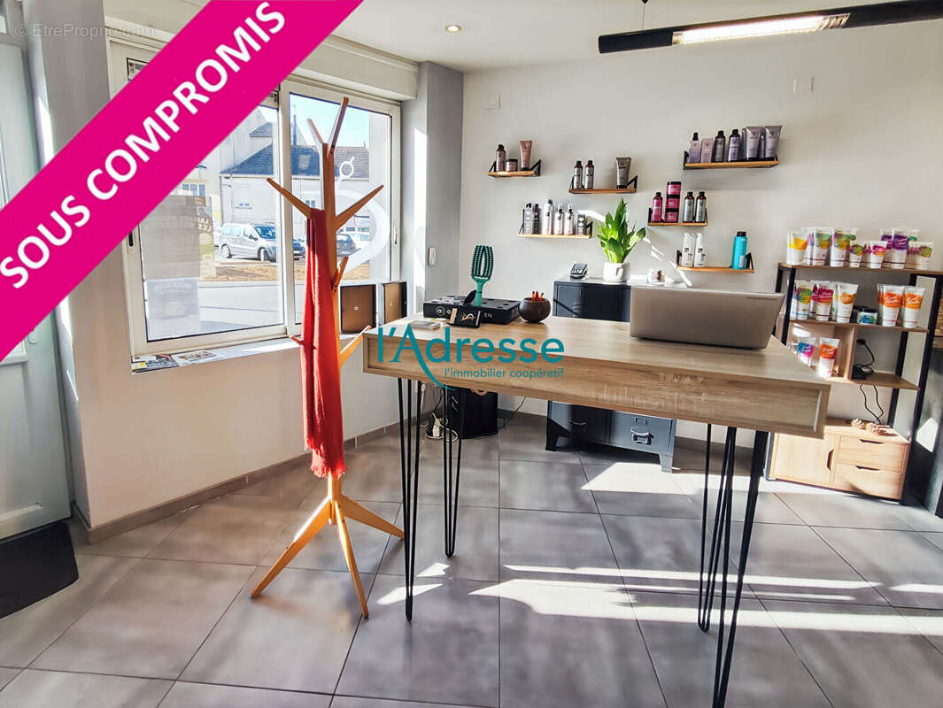 Commerce à MONTREVAULT