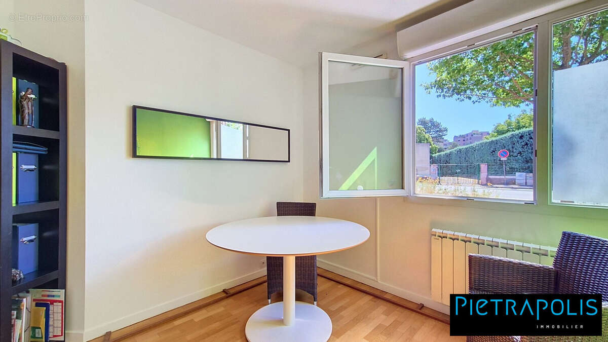Commerce 45 m² à Tassin-La-Demi-Lune  - photo 9