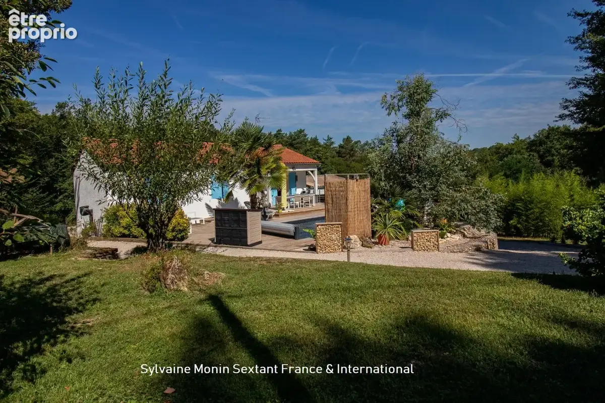 Maison rénovée tout confort avec logement indépendant, terrain clos et espace piscine - photo 5