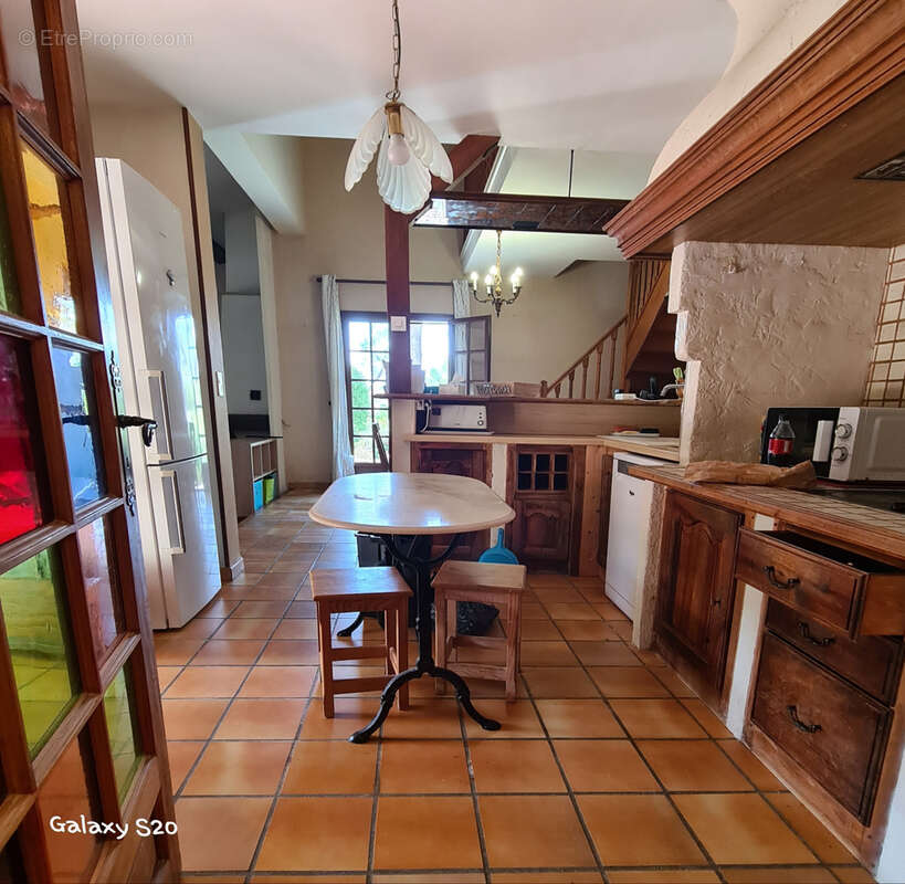 Maison à SAINT-CLEMENT-DE-RIVIERE