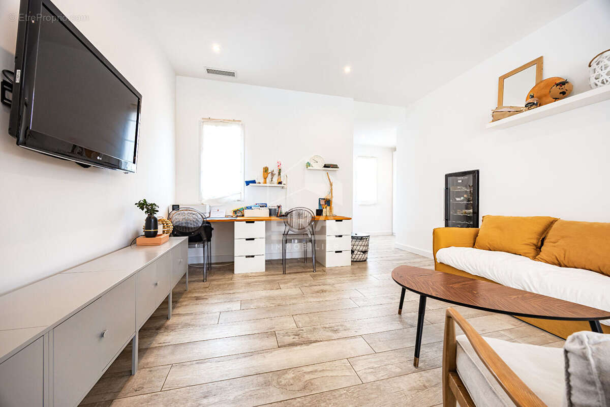 Maison à VILLELONGUE-DELS-MONTS