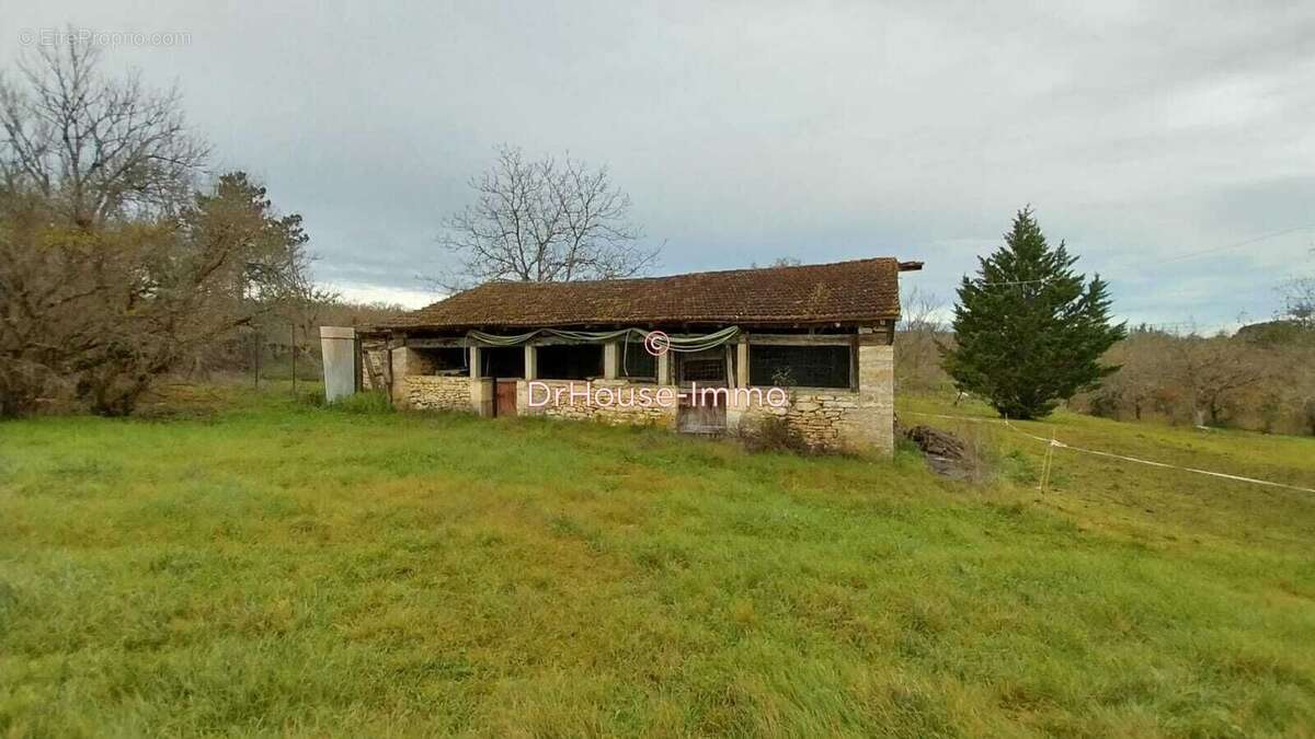 Maison à AUJOLS