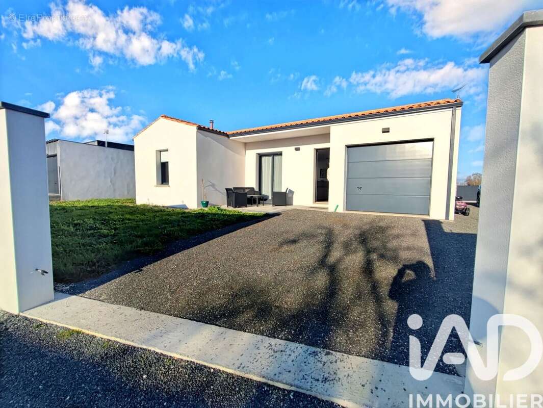 Photo 5 - Maison à TONNAY-BOUTONNE