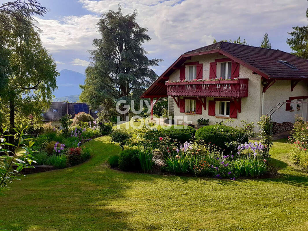 Maison à PUGNY-CHATENOD