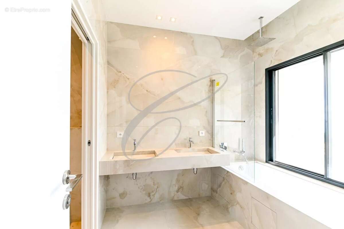 Maison à ROQUEBRUNE-CAP-MARTIN