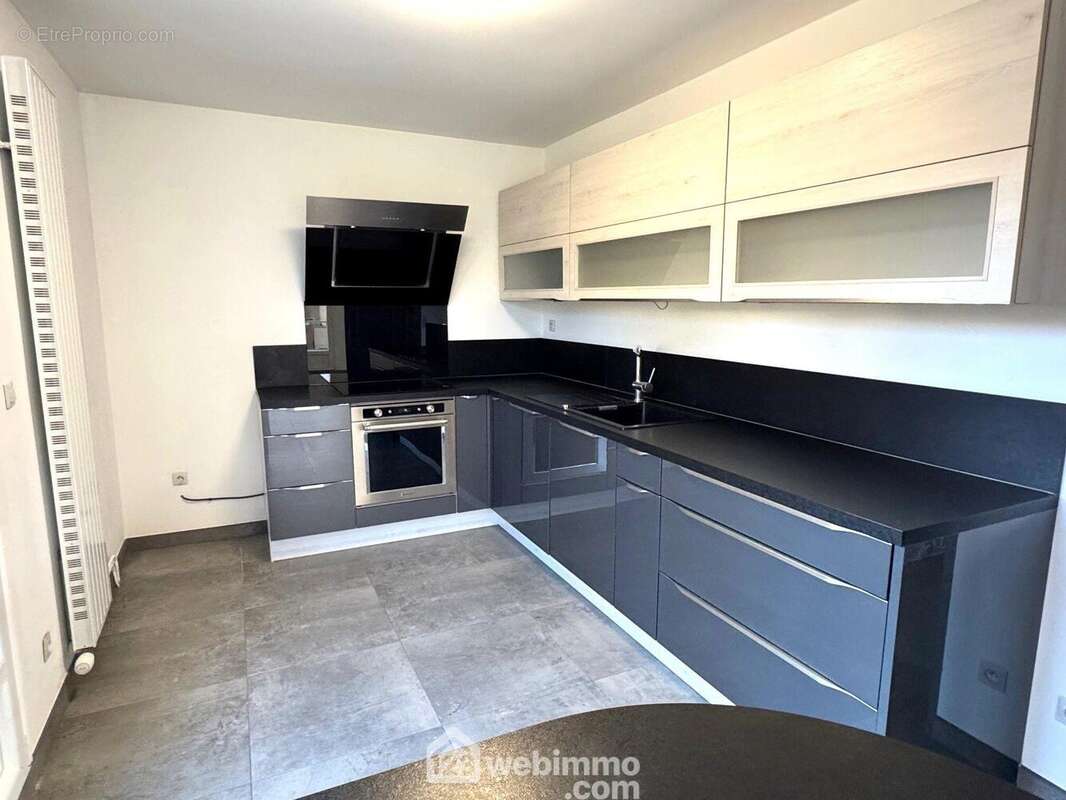 voici la cuisine américaine aménagée et équipée - Maison à BONDOUFLE