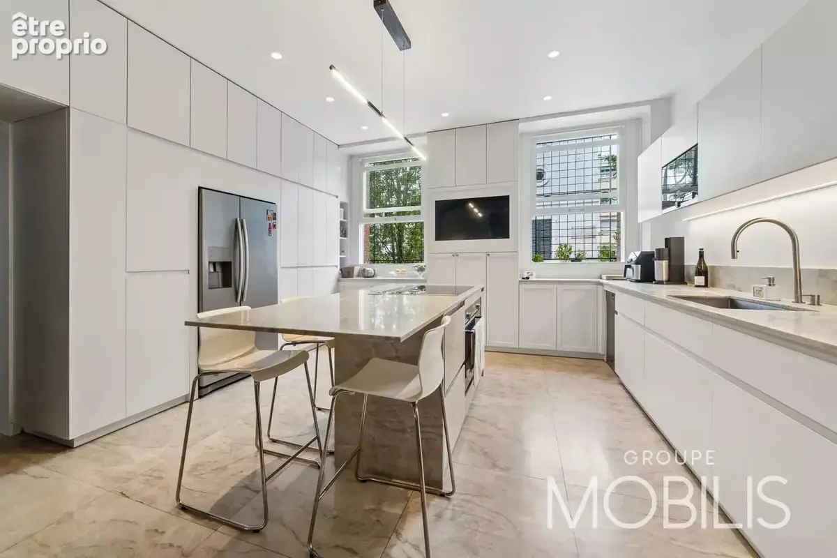 NEUILLY-SUR-SEINE - DUPLEX- 236m2-8 Pièces-5 Chambres- Jardin -3 Terrasses- Balcon - photo 7