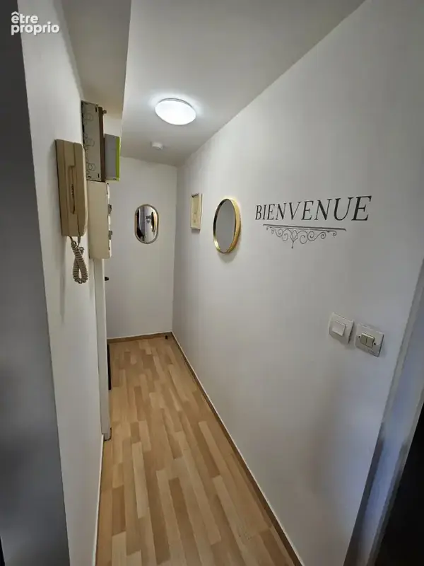 Immeuble  de rapport - 3 appartements dont 1 avec cour - En bon état général. - photo 4